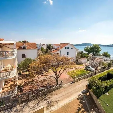 Daire Retreat With Boat Mooring *