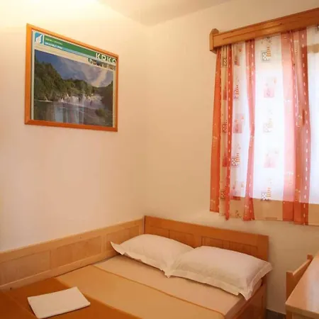 Daire Retreat With Boat Mooring Srima